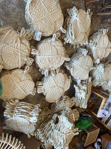 Abanicos de mano de bambú tropical tejido artesanal, diseño tradicional pintado para recuerdos, bodas, juegos de regalo artesanal vietnamita, Vietnam - Product Image 4