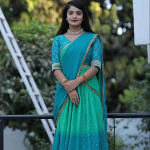 ÚLTIMO MODELO DE LEHENGA CHOLI EN COLOR CIELO ESTILOSO, TELA GEORGETTE SUAVE CON RICHO TRABAJO DE LAMINA, CON DUPATTA PARA FIESTA - Product Image 1