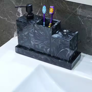 Ensemble de salle de bain en résine durable fait à la main, best-seller, porte-brosse à dents par Crescent Crafts - Product Image 1