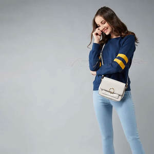 Sweatshirts pour femmes vente en gros de sweats et sweats à capuche élégants en molleton éponge à la mode pour femmes pull surdimensionné à épaules tombantes - Product Image 6