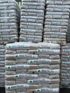 Granulés de bois ENplus A1 2026 / Granulés de bois européens DIN PLUS / Granulés de bois en forme de bâtonnets sur palette à vendre du Danemark - Product Image 1