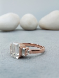 Anillo de compromiso y boda solitario de oro rosa con diamante cultivado en laboratorio de 1.5 quilates con corte esmeralda VVS certificado para mujer, a la moda - Product Image 2