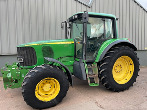 Se vende tractor agrícola John Deere 6620 Premium 4x4. |   Tractor utilitario JD 125HP 4WD AutoQuad PowerQuad de fabricación alemana para uso. - Product Image 2