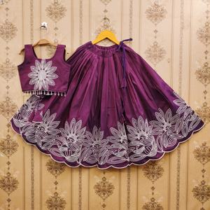 Shoryam Fashion Lehenga Choli pour enfants, ethnique, violet, brodé de fleurs, longueur au sol |   Vêtements de fête pour filles en gros, tenues de Diwali - Product Image 1