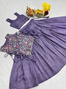 Lehenga Choli de Tela de Seda Pura, Diseño Exclusivo 2026, Colores Vibrantes, Ideal para Fiestas Nocturnas, Disponible en Línea a Precio Bajo y al por Mayor - Product Image 2