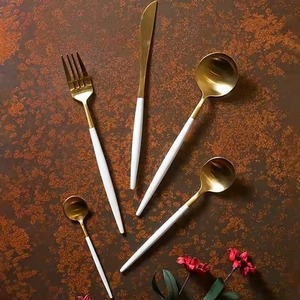 Juego de Cubiertos de Acero Inoxidable de 5 Piezas para Hotel, Diseño Elegante, Promoción, Juego de Cubiertos Dorados para Bodas y Fiestas - Product Image 1