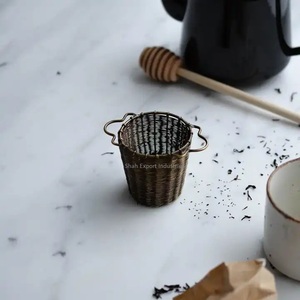 ตะกร้าทรงลึกทำจากทองเหลืองโบราณมีด้ามจับสองด้านที่กรองชาทรงหลวมสำหรับเครื่องครัว - Product Image 1