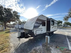NUEVO RV C-O-A-C-H-M-E-N RV NORTHERN S-P-I-R-I-T ULTRA L-I-T-E 2252MD MODELO 2023 DE ALTO RENDIMIENTO DISPONIBLE PARA LA VENTA - Product Image 3