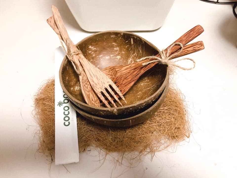 สีดำสีกากี