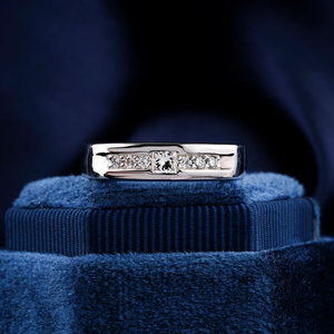 Anillo de hombre de diamante de moissanita Chapado en plata 925 estilo audaz elegancia diaria con anillos finos de piedra de corte redondo - Product Image 1