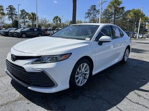 Toyota Camry LE FWD 2024 Usado en Buen Estado - Product Image 2