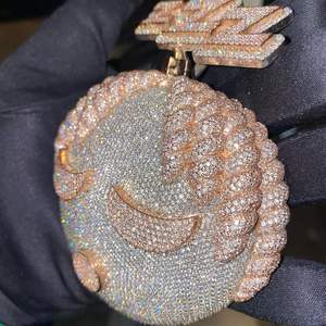 จี้รูปการ์ตูนและตัวอักษร VVS Moissanite สีทองแท้10K สุดพิเศษ - Product Image 2