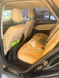 Mercedes-Benz SUV, Asientos de Cuero Negro, Volante a la Izquierda, 5 Plazas, Interior Oscuro - Product Image 3