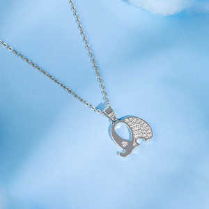 Colgante Infantil de Elefante Plateado Brillante con Cadena de Eslabones - Product Image 1