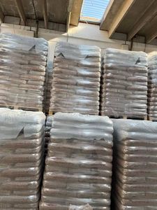 Meilleur prix d'entreprise pour des granulés de bois naturels purs, sac de 15 kg, fabriqués en UE, 100% épicéa, qualité supérieure pour système de chauffage - Product Image 4