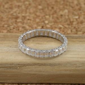 แหวนเพชรที่โตในแล็บทองคำสุดพิเศษ VVS2เจียระไนสีมรกตได้รับการรับรองโดยจรรยาบรรณ - Product Image 4