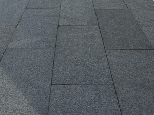 Pierre de basalte noire de haute qualité, polie et non polie, écologique, durable, design moderne pour une utilisation en extérieur, découpée sur mesure - Product Image 2