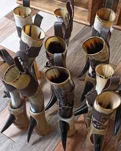 Cuerno vikingo, decoración de herencia nórdica, cuerno vikingo, artículos para beber de la era vikinga, cuerno vikingo hecho a mano, calidad de exportación con soporte para cuerno - Product Image 3