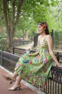 Vestido Midi Estampado Floral de Algodón Indio Hecho a Mano para Mujer, Ropa de Playa Veraniega Elegante en Tela Suave y Transpirable - Product Image 2