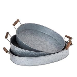 Ensemble de trois plateaux de service ovales artisanaux avec poignée en métal galvanisé pour l'organisation de fêtes et de mariages - Product Image 1