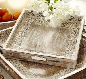 Plateau de service en bois d'acacia avec des tons riches et des poignées confortables pour une utilisation quotidienne dans la salle à manger ou pour des occasions spéciales - Product Image 4