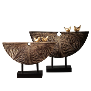 Conjunto de Dos Piezas de Decoración de Aves con Diseño Atractivo y Aspecto de Hierro, Esculturas Modernas de Abanico Abstracto Dorado a Precio Competitivo - Product Image 1