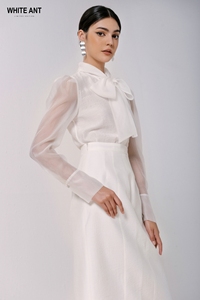 Chemisiers et chemises pour femmes blanches col papillon bureau dames NOAM BOW SHIRT 73% Cupra 27% Polyester vêtements intemporels pour femmes WHITE ANT - Product Image 4