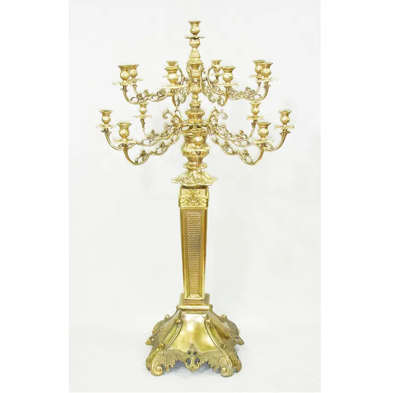 Candelabros de bronze em relevo, candelabros de luxos clássicos, design de grandes piso, decoração de casamento e festa