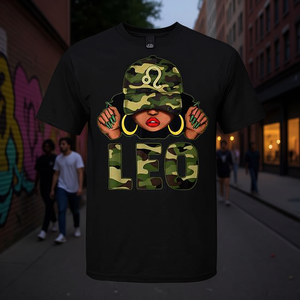 T-shirt Nera da Donna con Stampa Regina Leone Afroamericana con Cappello Mimetico - Prodotto Promozionale - Product Image 3