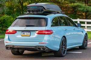 2020 M e r c e d e s AMG E63 S Wagn en caja de cambios manual AWD Asientos de cuero Cámara trasera interior oscura R18 Neumático Hilux Wish Diesel - Product Image 6