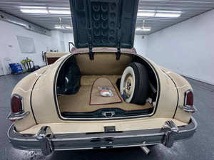 2022 Usado con Caja de Cambios Automática, Volante a la Izquierda, Interior Oscuro de Tela, Combustible Eléctrico, Tamaño de Neumáticos R18 - Product Image 3