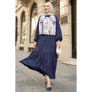 Conjunto de Dos Piezas de Satén Azul Marino para Mujer con Falda Estampada Sin Cuello, Tallas XS-XXL Disponibles - Product Image 1