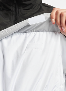 Vestes coupe-vent athlétiques personnalisées pour femmes Vestes coupe-vent légères personnalisées avec logo pour femmes Veste coupe-vent à séchage rapide Veste en nylon - Product Image 3