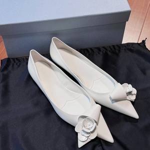 Dernières Tendances : Escarpins Élégants à Nœud Papillon pour Femme – Chaussures à Talons Bas de Qualité Supérieure avec Détails Floraux – Chaussures Habillées à Talon Moyen Tendance - Product Image 2