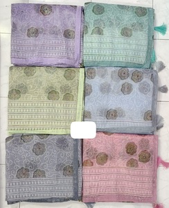 Saree en mousseline de soie organza envoûtant avec broderie élégante et bord festonné pour les fêtes de mariage et l'exportation - Product Image 3