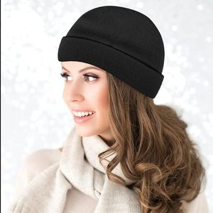 Bonnets d'hiver élégants de qualité supérieure, respirants, couleur noire unie, personnalisables - Product Image 2