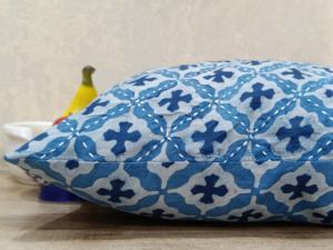 Véritable bloc de main imprimé 100% coton Voile Ozee Kantha avant et arrière coussin et taie d'oreiller ensemble pour un usage domestique - Product Image 3