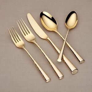 Élégant ensemble de couverts en métal en acier inoxydable en boîte conçu pour les faveurs de mariage cadeaux de pendaison de crémaillère et les cadeaux d'événement - Product Image 4
