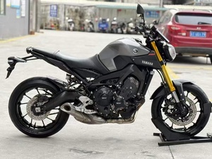 Motocicleta Yamaha1 MT-09 de Alto Rendimiento, 900cc, 3 Cilindros, Refrigerada por Agua, Apta para Motociclistas Experimentados - Product Image 3