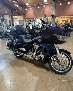 Moto Super Sport de taille moyenne 750 cm³ à refroidissement liquide - Product Image 4