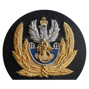 Badge royal brodé à la main en bouillon d'or - Product Image 1