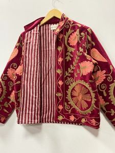 Veste en tissu velours avec broderie Suzani pour femmes, veste courte décontractée à fleurs, style bohème, mode de rue pour elle, manteau Suzani à fleurs - Product Image 4