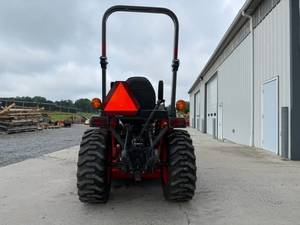 Chargeuse sur pneus compacte avec godet frontal, tracteur utilitaire diesel pour l'agriculture et la construction - Product Image 4