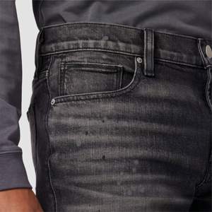 Pantalones vaqueros negros desgastados ajustados para hombre: rasgados vaqueros con corte ajustado con estilo, perfectos para ropa informal y trajes de estilo callejero - Product Image 4