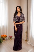 Sari en crêpe de soie prêt-à-porter avec blouse et veste entièrement brodées de sequins pour les détaillants et fournisseurs de vêtements ethniques en gros