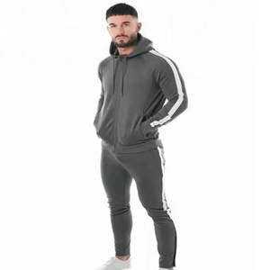Survêtement en polyester pour hommes Ensemble de jogging survêtement personnalisé Ensemble de jogging piste vierge marque privée Ensemble de survêtement pantalon de survêtement et sweat à capuche pour hommes - Product Image 5