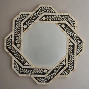 Miroir mural en verre avec cadre en os coloré fantaisie - Fabriqué à la main, respectueux de l'environnement, à prix raisonnable - Product Image 5