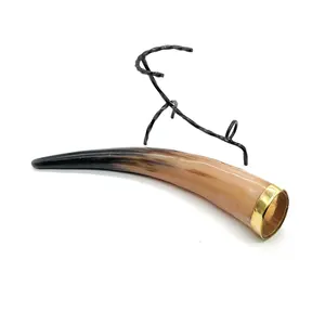Cuerno para beber de inspiración nórdica hecho a mano de calidad superior con adorno de metal decorativo para eventos de fantasía en la costa más baja - Product Image 4