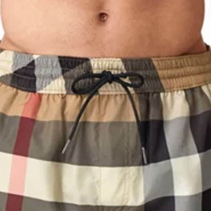 شورت عصري جديد للرجال بنقشة شبكية منقوشة كاجوال فضفاضة مصممة مطبوعة بخط جيد التهوية ملابس سباحة للشاطئ شورت على أفضل المبيعات