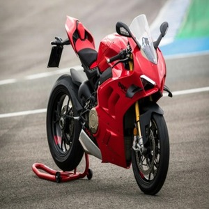 Moto Premium d'occasion 2023 Panigale V4S 1103 Super Sport Essence Manuelle Euro 4 (214 ch) 1103 cm³, Moteur bicylindre en L EFI, Durable - Product Image 1